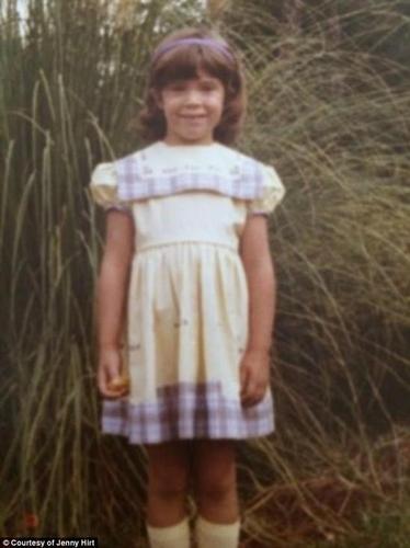 幼儿园第一天,美国小女孩穿了件