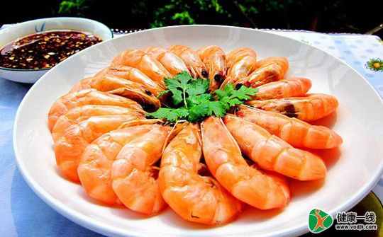 秋吃海鲜：白灼虾鲜美护血管