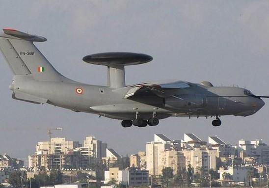 专家：印度还不富 改善民生比采购武器更重要