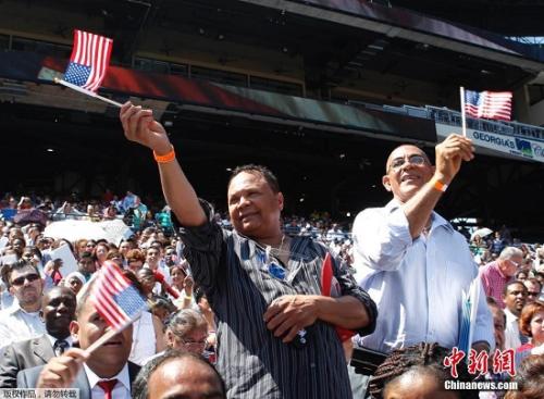 资料图：美国移民。