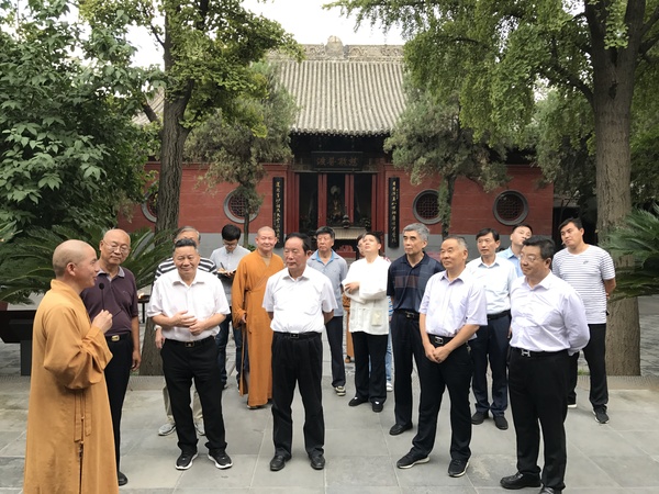 在河南洛阳白马寺调研