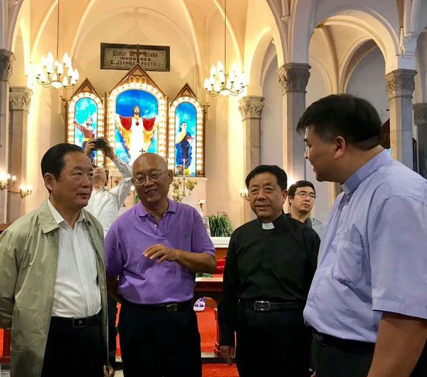 4在江苏徐州青年路天主教堂调研