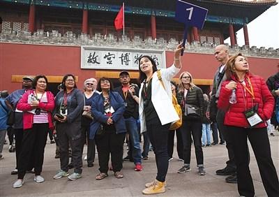 女导游带团11年游客专门从美国飞西安参加其婚礼