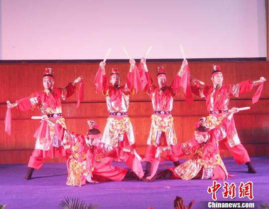 图为“荣耀五千年”之鼓舞。　林永传 摄