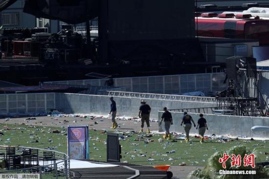 当地时间2017年10月4日，美国拉斯维加斯，联邦调查局调查员封锁事发现场，持续调查拉斯维加斯枪击案。