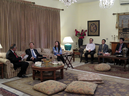 孙卫东会见巴基斯坦各华侨华人社团。