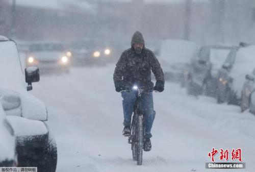 这是犹他州和科罗拉多州迎来的第一个大风暴。据悉，受风暴影响的多地都已?？?。