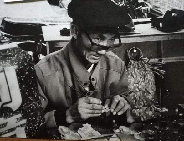 反扒老爹带辣椒面制服疑犯2