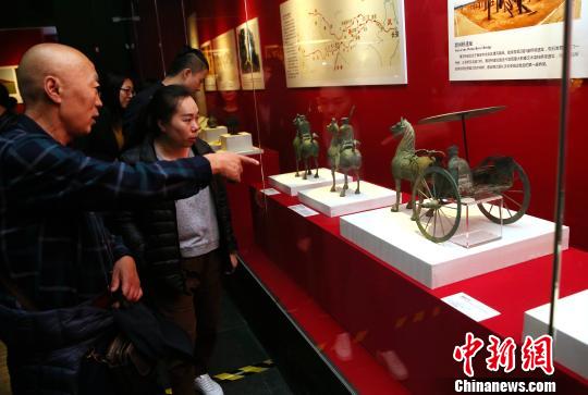 图为展览现场?！≌旁?摄