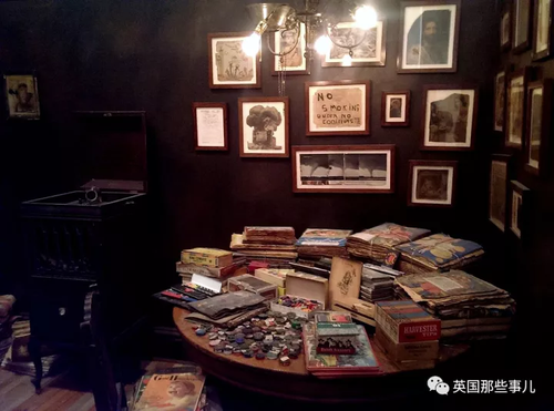 看门人用40年画1万5千页奇幻史诗 其房间成博物馆