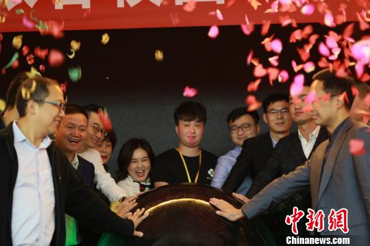 武科大学生创建“共享维修”系综合众创孵化平台