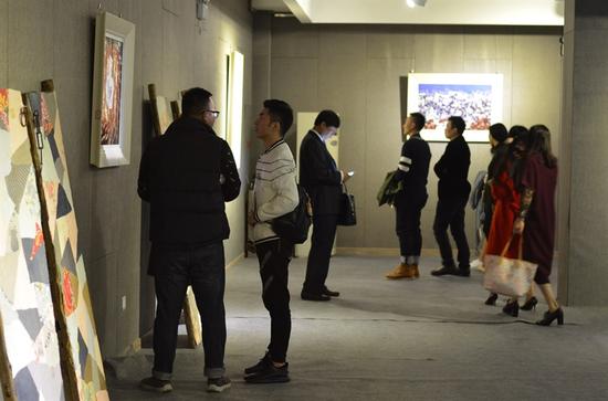 展览现?。ㄐ略挛幕?摄）