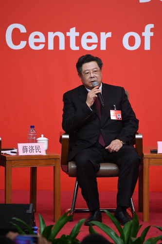 （6）十九大新闻中心举行集体采访活动