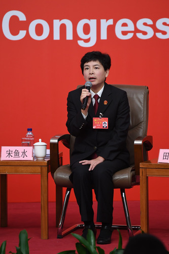 （9）十九大新闻中心举行集体采访活动