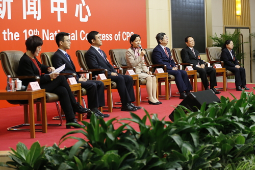 （3）十九大新闻中心举行“教育综合改革”集体采访