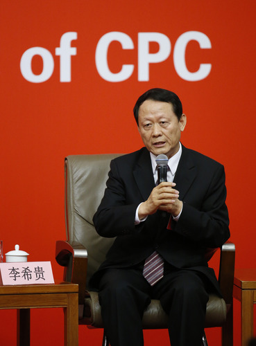 （6）十九大新闻中心举行“教育综合改革”集体采访