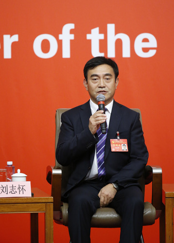 （8）十九大新闻中心举行“教育综合改革”集体采访