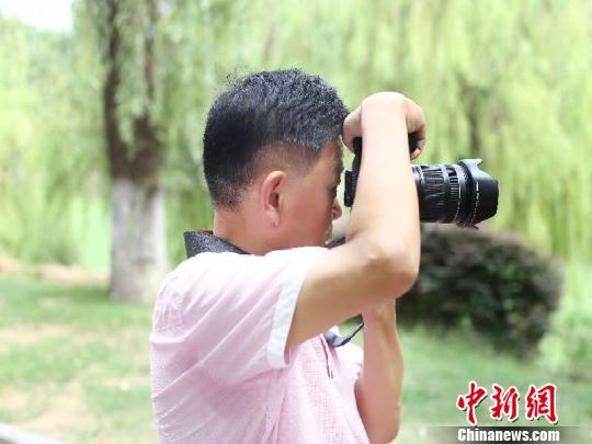 开创81年照相馆见证三代人变迁好家风成传家宝