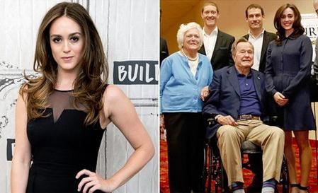 美国前总统老布什被曝合影时摸女明星屁股 已道歉