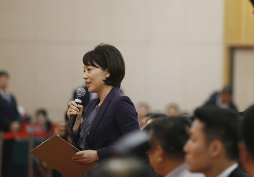 （7）十九大新闻中心举行专题新闻发布会