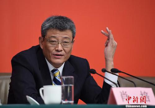 10月26日，中国共产党十九大新闻发言人在北京梅地亚中心召开专题新闻发布会，请中央纪委副书记肖培解读十九大报告，并回答记者提问。 <a target='_blank' href='http://www.chinanews.com/'>中新社</a>记者 侯宇 摄