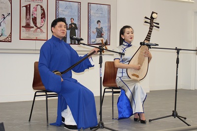 苏州弹词《白蛇·赏中秋》表演。