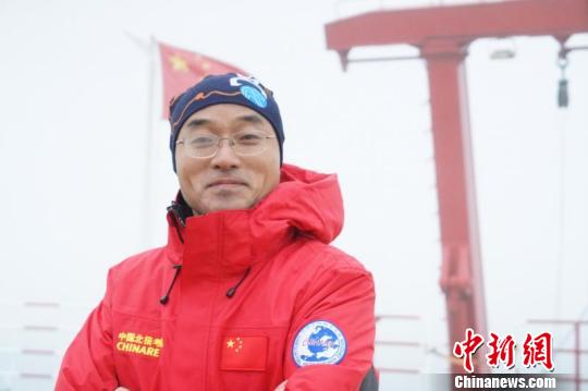 曾执行中国第32次南极科考、第8次北极科考医疗保障任务的急诊外科医生陈国庭表示，健全的身体素质与心理素质、全面的医学背景及应急处置能力，是担任南、北极医疗保障医生的必备条件。供图