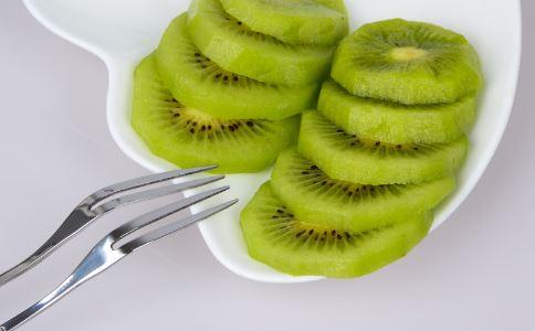 经?；被岢ぐ呗?脸上长斑怎么办 脸上长斑怎么调理