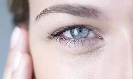 眼角皱纹长出来了 6个方法能祛除