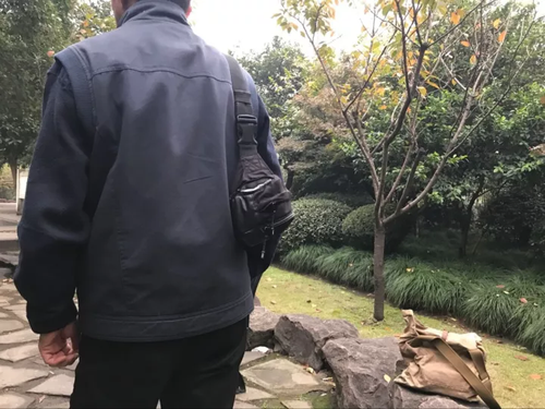 杭州老板坐牢6年成协警 狱中曾跟神偷学技能