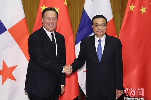 11月17日，中国国务院总理李克强在北京人民大会堂会见巴拿马共和国总统巴雷拉。 <a target='_blank' href='http://www.chinanews.com/'>中新社</a>记者 盛佳鹏 摄