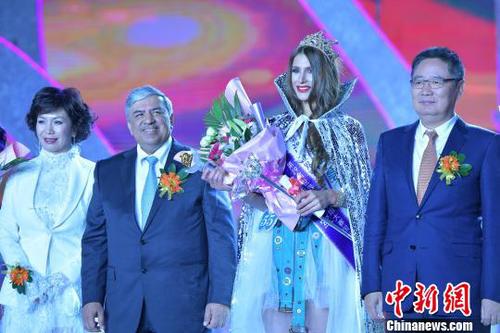 20岁来自乌克兰的莉利娅·哈卢诗库小姐获得冠军?！〕挛?摄