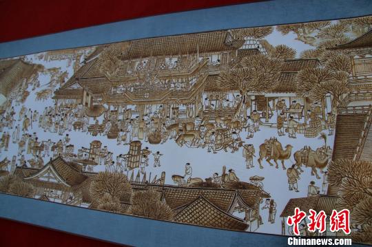15米长烙画《清明上河图》再现北宋繁华盛景