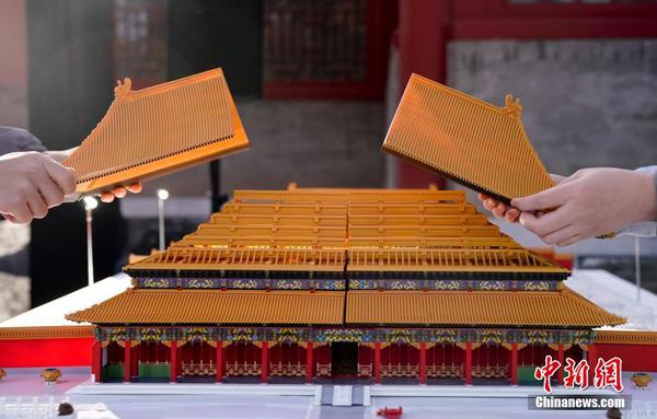 11月28日，主题为“传统文化×未来想象”的“文化+科技”国际论坛在故宫博物院举办。图为通过3D打印技术打造的故宫微缩模型。