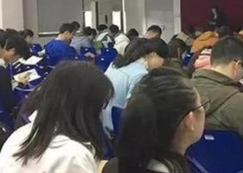 年薪48万招清华北大学生养猪 毕业生:是不是忽悠？