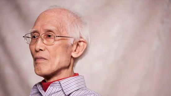 诗人余光中逝世 他的办公室正对台湾海峡 远眺故乡