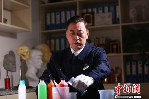 走近上?！耙盘寤笔Α保焊形蛏兰虻ド睿ㄍ迹? style=