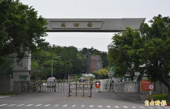 台役政署长闯军营被拦 威胁哨兵:我比旅长还大