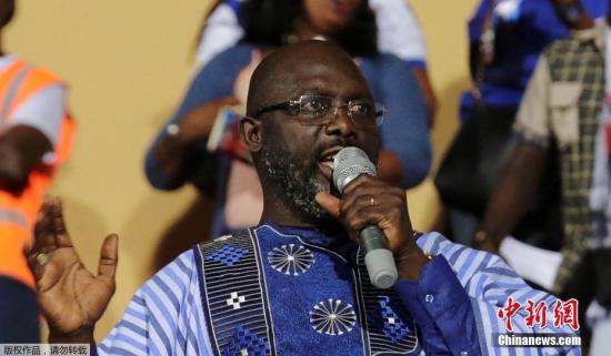 从足坛巨星到一国元首，维阿创造了历史。在他之前，贝利、济科曾担任过巴西体育部长，卡拉泽现任格鲁吉亚副总理，乌克兰核弹头舍甫琴科也曾短暂从政。利比里亚曾经备受战乱困扰，是世界上最贫困的国家之一。乔治·维阿在竞选时曾宣布，他会在当选总统后大力发展农业、创造更多的就业岗位，并全力改善利比里亚的医疗和教育环境。