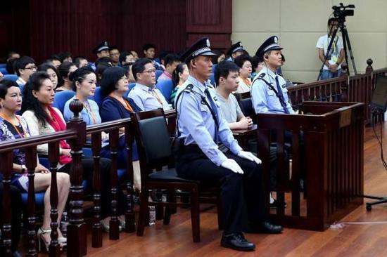 法制日报盘点2017年十大案件:正义从不会缺席