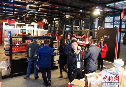 资料图：“互联网之光”博览会上的无人超市