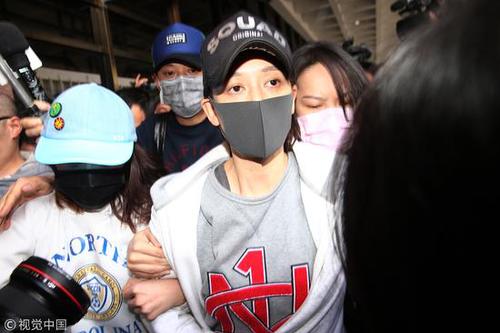 陈乔恩买夜宵酒驾被抓 网民:台湾连外卖都没有？