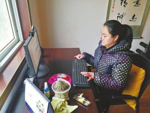 成都脑瘫女作家3年写13万字小说 改编电影获奖