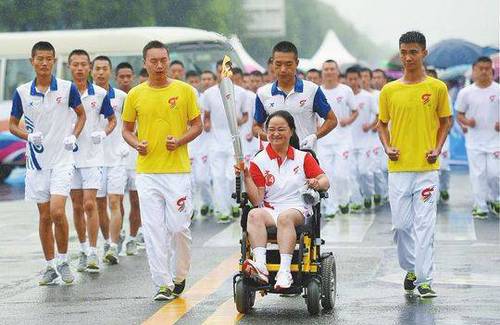 成都脑瘫女作家3年写13万字小说 改编电影获奖