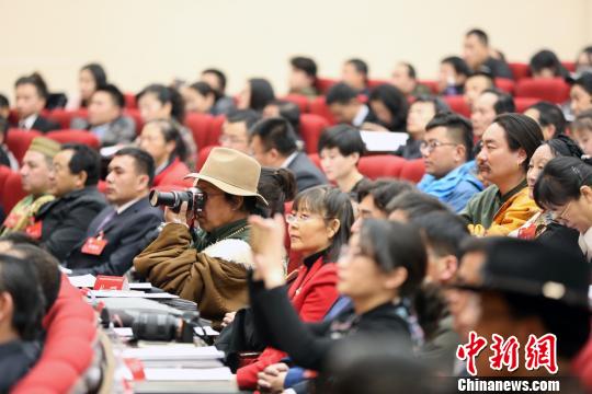 1月10日，青海省文学艺术界联合会第八次代表大会在西宁召开。图为会议现场?！÷拊婆?摄