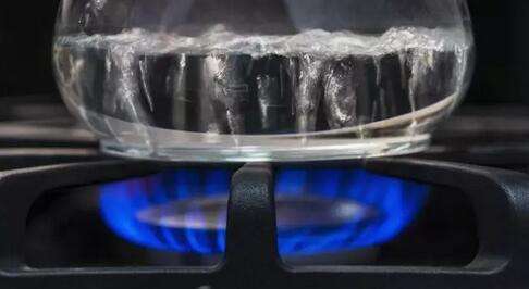 千滚水中亚硝酸盐超标 会致癌？