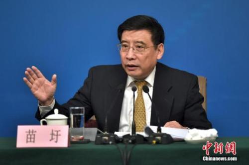 资料图：苗圩。<a target='_blank' href='http://www.chinanews.com/'>中新社</a>记者 金硕 摄