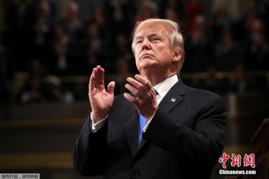 当地时间1月30日晚，美国总统特朗普在美国国会大厦发表上任以来的首份国情咨文。白宫此前公布称，特朗普将在国情咨文中谈到经济就业、基建、移民、贸易和国家安全五大议题。