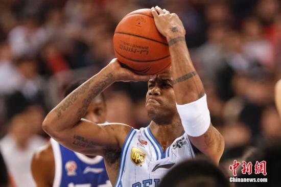 资料图：马布里在比赛中。<a target='_blank' href='http://www.chinanews.com/'>中新社</a>发 熊然 摄