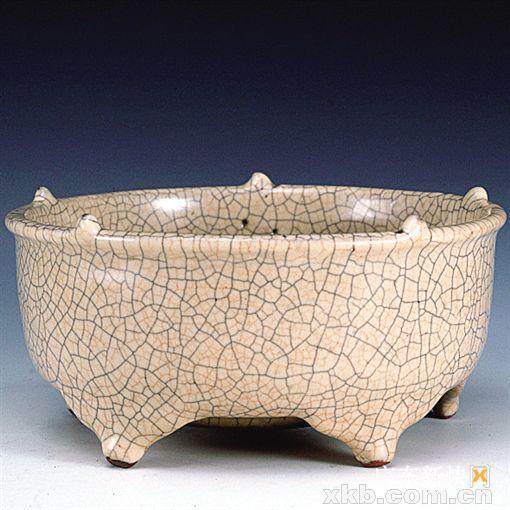 ■宋哥窑五足洗（上海博物馆）